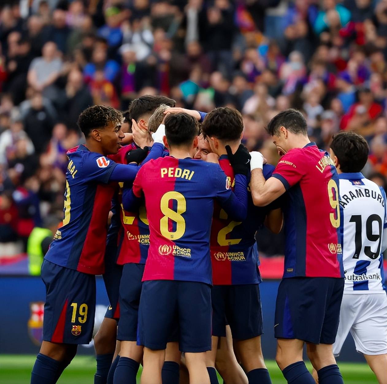  莱万多夫斯基9分钟5球是哪一年 