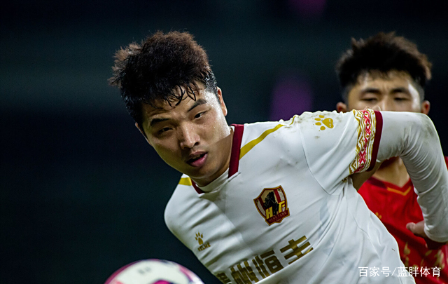 关于纳达尔在RNG比赛中比赛局势复杂，战术调整引发热议！引发球迷热议的信息